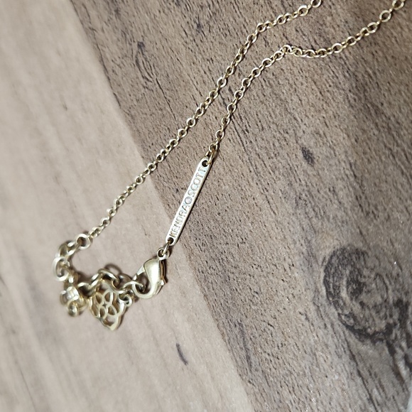 Lightly Used Kendra Scott Necklace - Picture 2 of 5